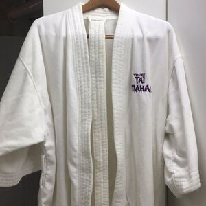 VINTAGE TRUMP TAJ MAHAL BATH ROBE